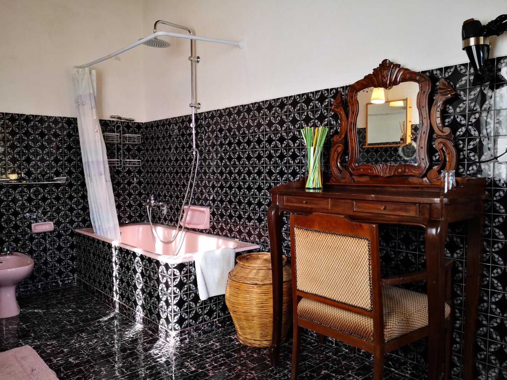 Zia Chiarina Bed & Breakfast San Nicolo Gerrei Oda fotoğraf